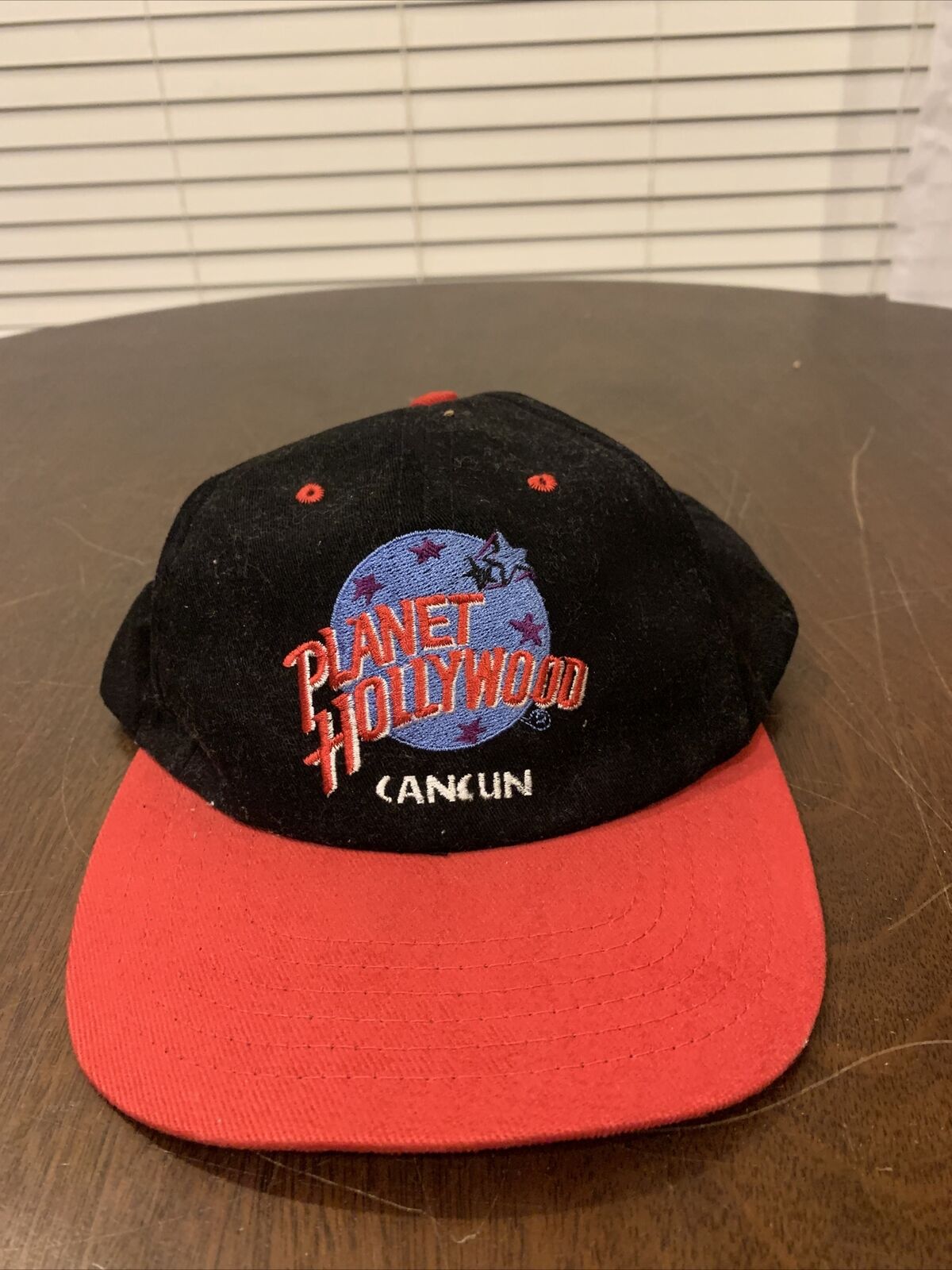 Vintage! Made In The Usa Planet Hollywood Cancun Restaurant Adjustable Snapback￼
